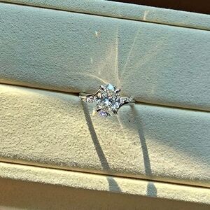 Platinum 2.5ct f vs1 lab oval diamond ring with side lab marquise diamond